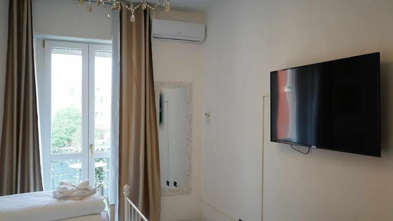 Therrys Home Destiny Home 6 Verona 0*,  Italy